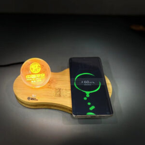 ลูกบอลคริสตัลเรืองแสงพร้อมการชาร์จไร้สาย